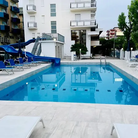 מלון Clubhotel 3*