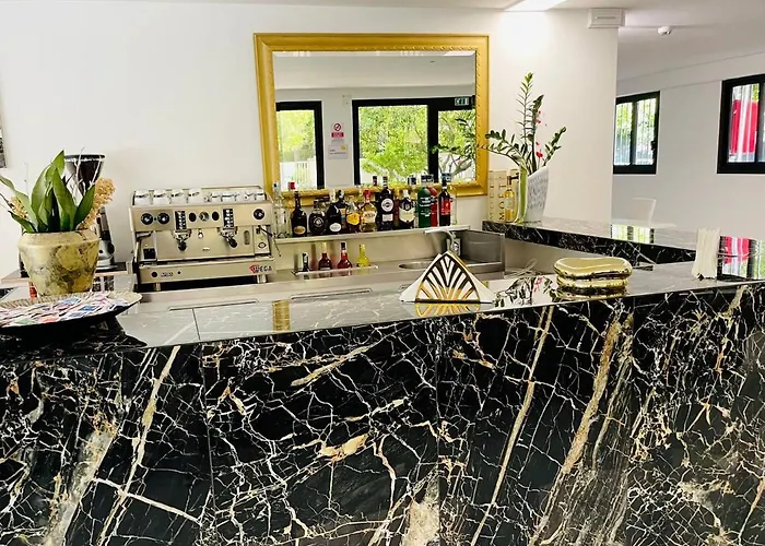 Clubhotel فندق تْشيزيناتيكو