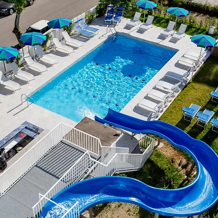 Clubhotel Отель 3*