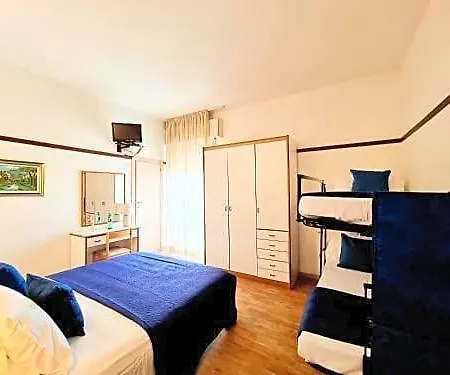 Clubhotel تْشيزيناتيكو