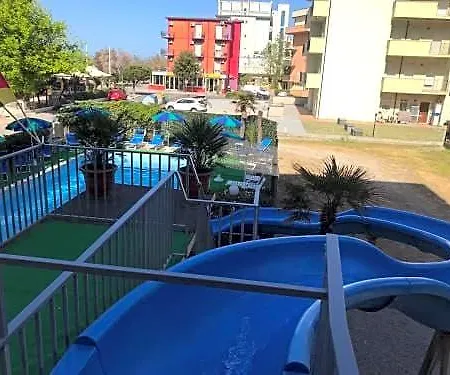 Clubhotel تْشيزيناتيكو