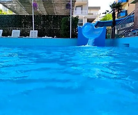 Clubhotel فندق