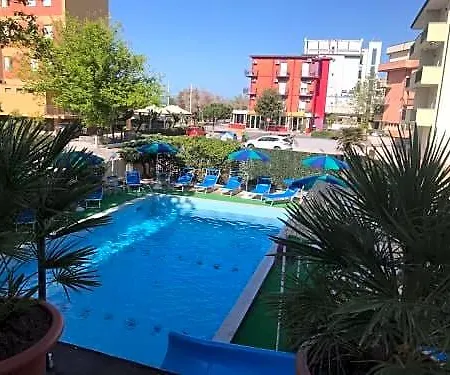 Clubhotel تْشيزيناتيكو